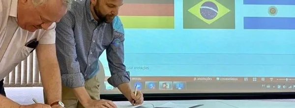 Escoop promove atividades de integração com comitiva alemã
