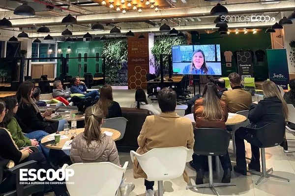 Curso da Escoop e Unimed VTRP foca em inovação na saúde cooperativista 