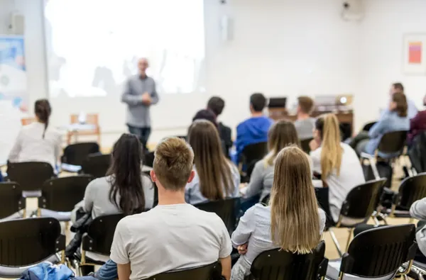 Inscrições abertas para o curso de pós-graduação em Gestão de Instituições Financeiras Cooperativas na Escoop