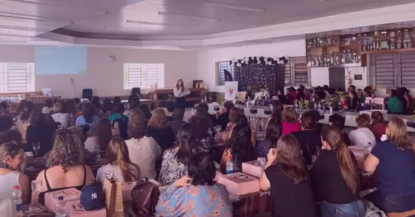 Confira alguns cursos da ESCOOP ofertados em outubro