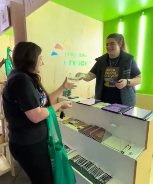 Escoop promove FeiraCoop na Semana do Cooperativismo do Sicredi
