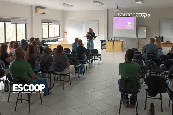 Escoop promove formação de lideranças à Coopar/Pomerano
